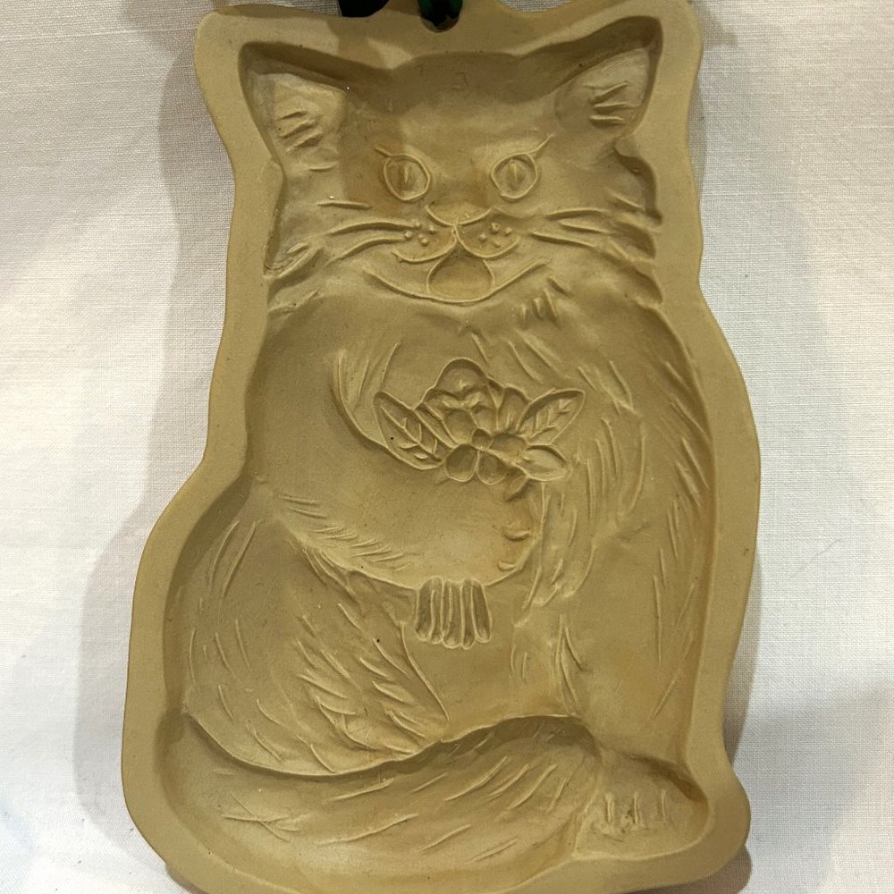 Brown Bag Cookie Mold Stoneware Cat 6.75" x 4.25" Vintage 1983